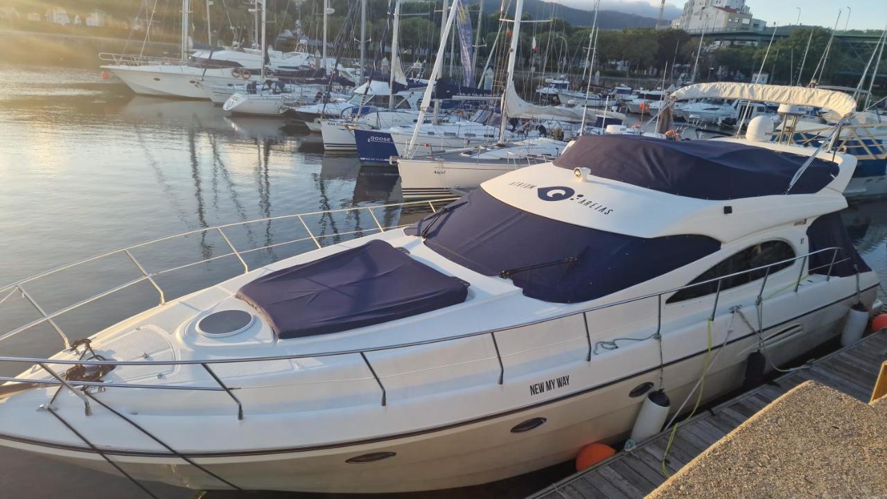 Barco No Coracao Da Cidade - Iate De 5 Estrelas Viana do Castelo Luaran gambar